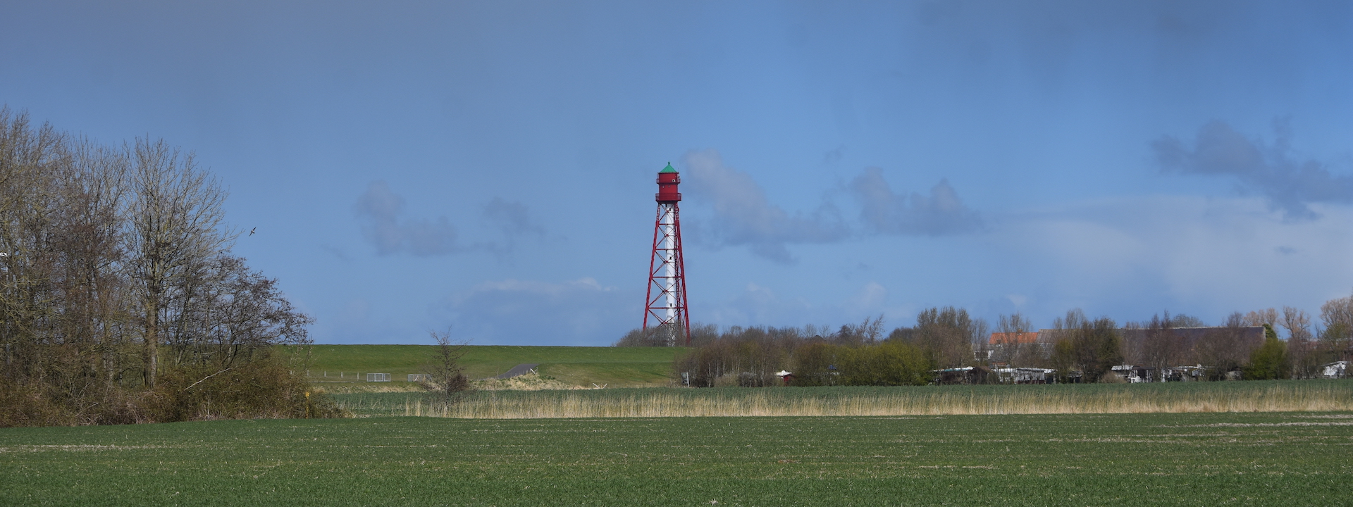 Leuchtturm Campen der höchste in Deutschland Ansicht aus dem Dorf